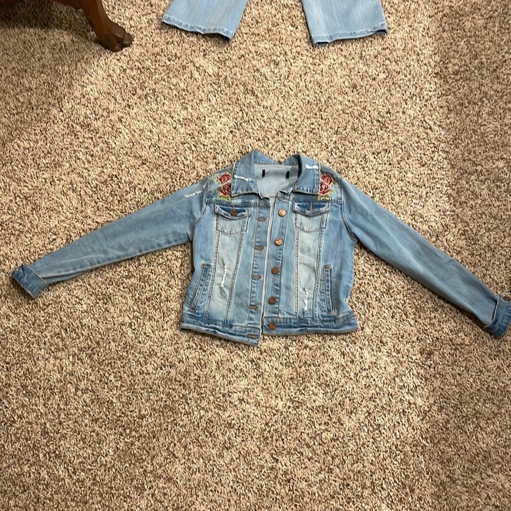 Super cute denim jean jacket with roses
